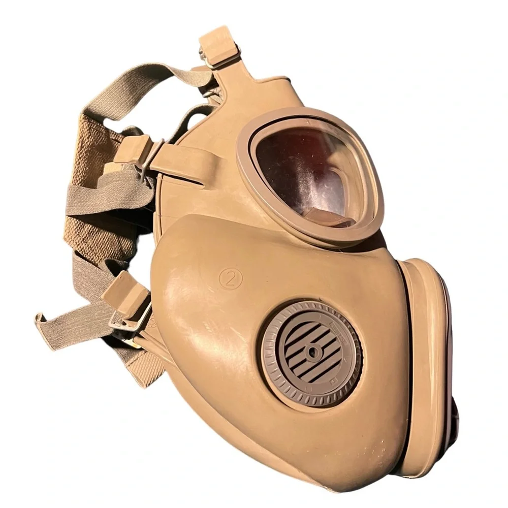 Mask brand new with free bag